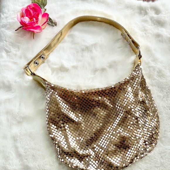 New No tags GOLD SEQUINS PURSE with Detachable Strap . Room for phone & make up! - Picture 2 of 9